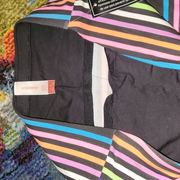 No Boundaries Tub Top - Picture 2 of 4